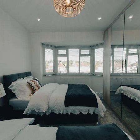 Homely & Peaceful Living Space Morden  Exterior foto